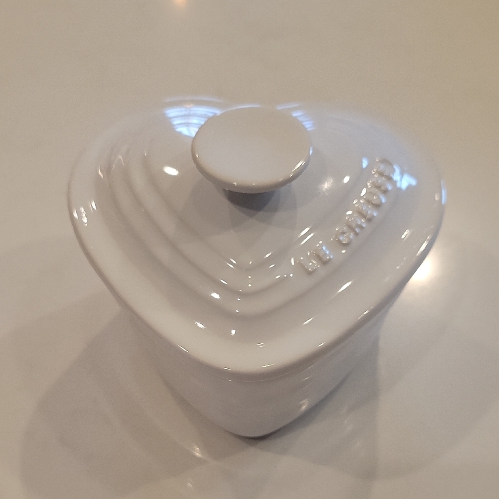 Like New Le Creuset White Heart Cocotte